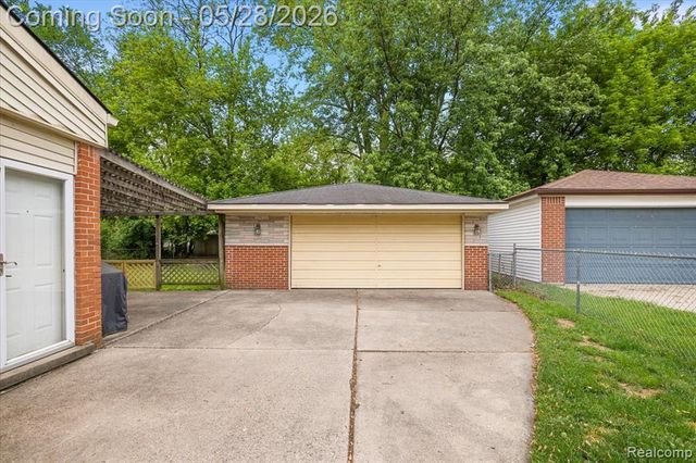 23015 Tuck Road, Farmington, MI 48336
