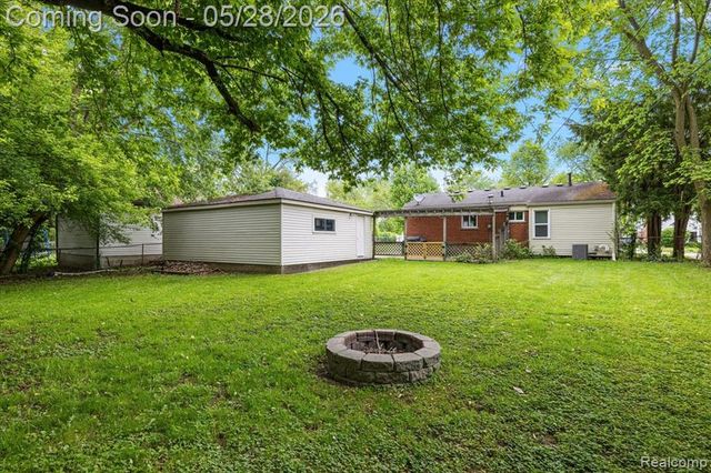 23015 Tuck Road, Farmington, MI 48336