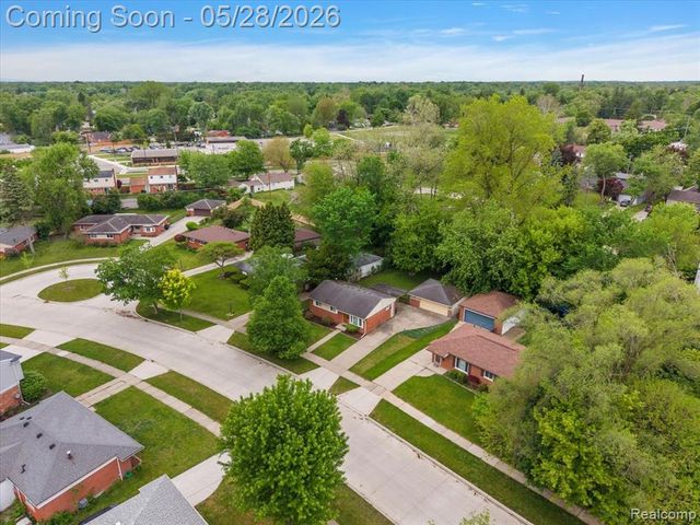 23015 Tuck Road, Farmington, MI 48336