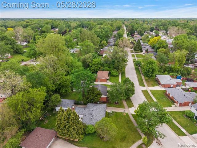 23015 Tuck Road, Farmington, MI 48336