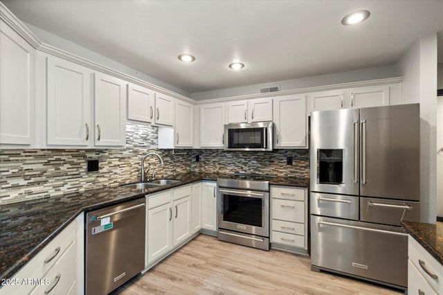 6347 W Delmonico Lane, Glendale, AZ 85302