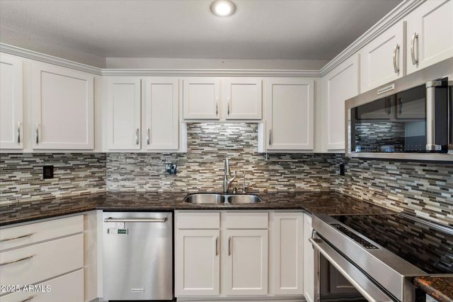 6347 W Delmonico Lane, Glendale, AZ 85302