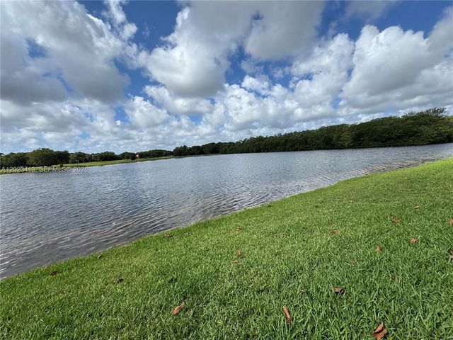 2768 S Carambola Circle S 206, Coconut Creek, FL 33066