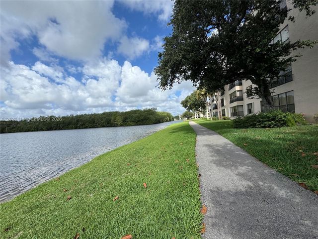 2768 S Carambola Circle S 206, Coconut Creek, FL 33066