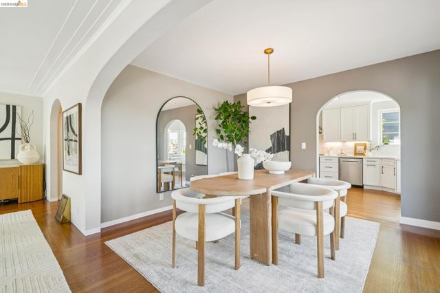 1917 Oak Crest Dr, Oakland, CA 94602