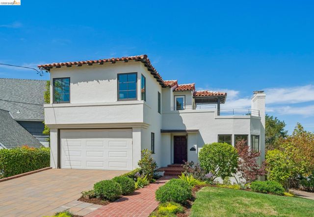 1917 Oak Crest Dr, Oakland, CA 94602