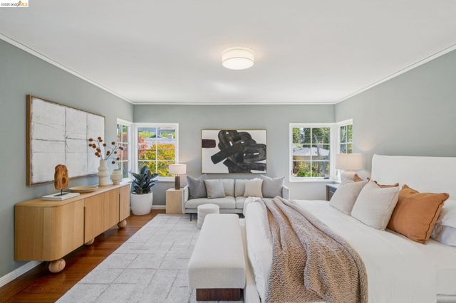 1917 Oak Crest Dr, Oakland, CA 94602