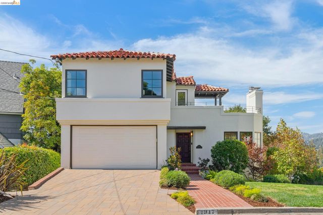 1917 Oak Crest Dr, Oakland, CA 94602