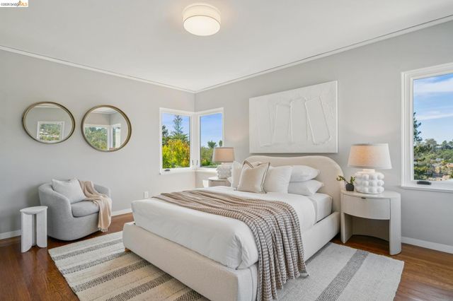 1917 Oak Crest Dr, Oakland, CA 94602