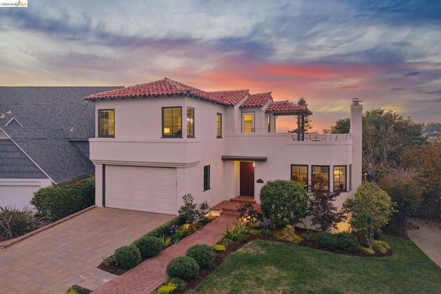 1917 Oak Crest Dr, Oakland, CA 94602