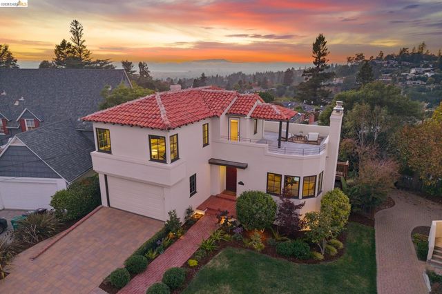 1917 Oak Crest Dr, Oakland, CA 94602
