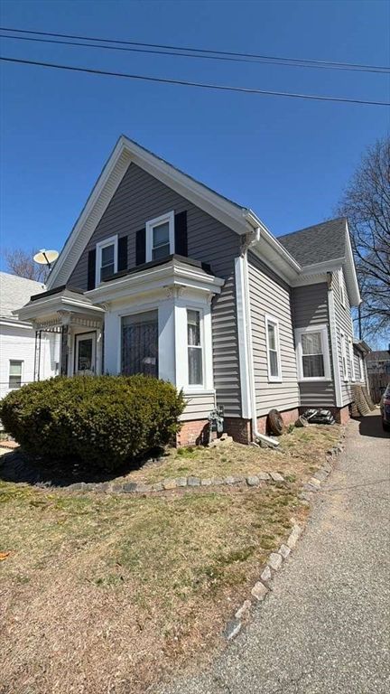 54 Clinton St, Brockton, MA 02302