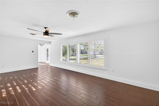 541 Bayside DR, Fort Myers, FL 33919