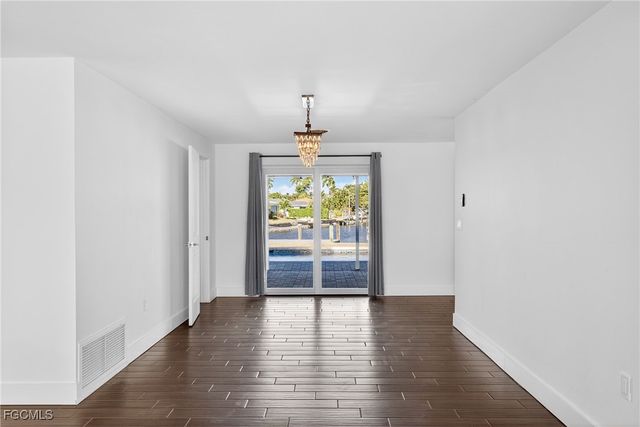 541 Bayside DR, Fort Myers, FL 33919