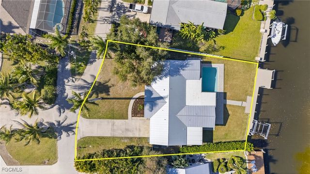 541 Bayside DR, Fort Myers, FL 33919