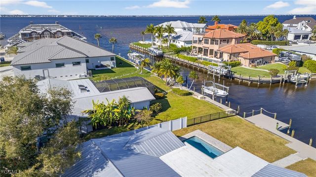 541 Bayside DR, Fort Myers, FL 33919