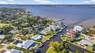 541 Bayside DR, Fort Myers, FL 33919