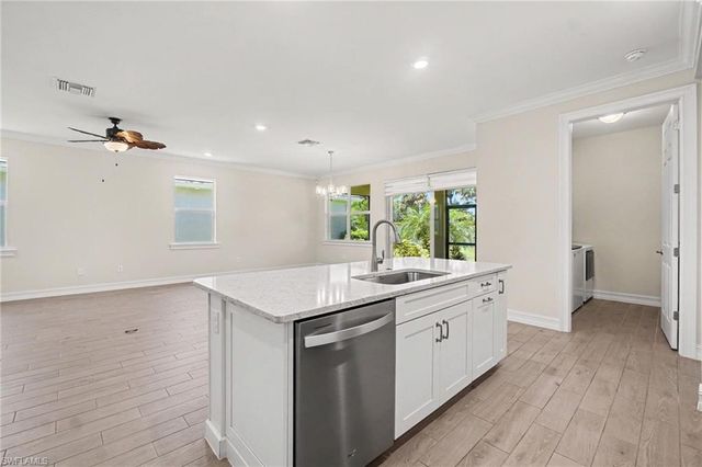 259 Tamarindo LN, Naples, FL 34114