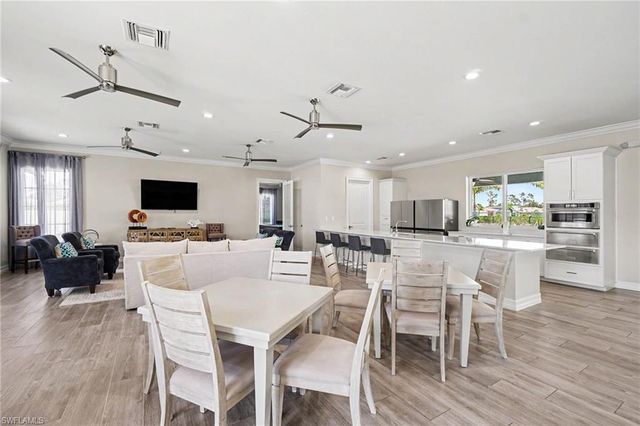 259 Tamarindo LN, Naples, FL 34114