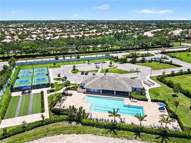 259 Tamarindo LN, Naples, FL 34114