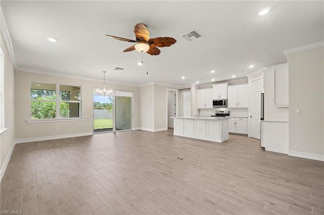 259 Tamarindo LN, Naples, FL 34114
