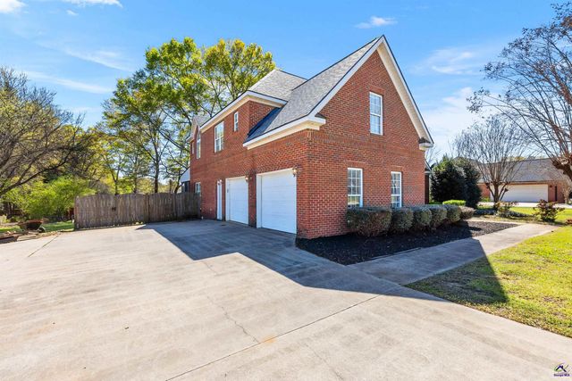 323 Audrey Way, Kathleen, GA 31047