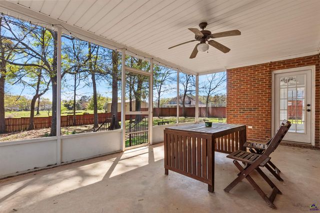 323 Audrey Way, Kathleen, GA 31047