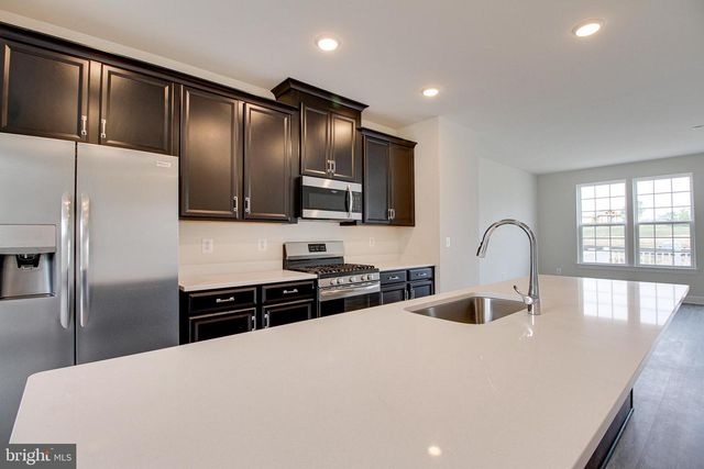 6182 CAMERONS FERRY DR, Haymarket, VA 20169