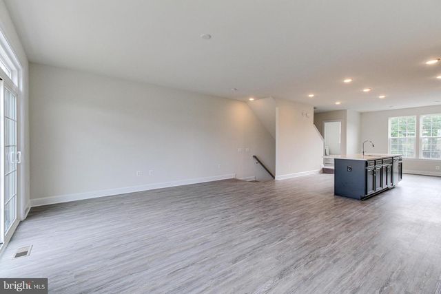 6182 CAMERONS FERRY DR, Haymarket, VA 20169