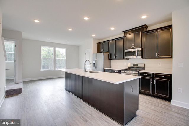 6182 CAMERONS FERRY DR, Haymarket, VA 20169