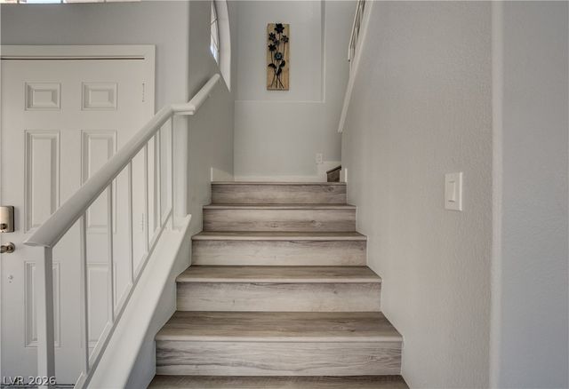 7301 Casa Solar Court, Las Vegas, NV 89128