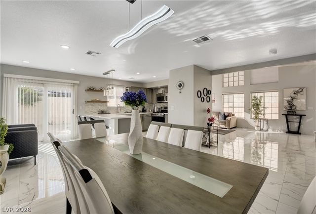 7301 Casa Solar Court, Las Vegas, NV 89128