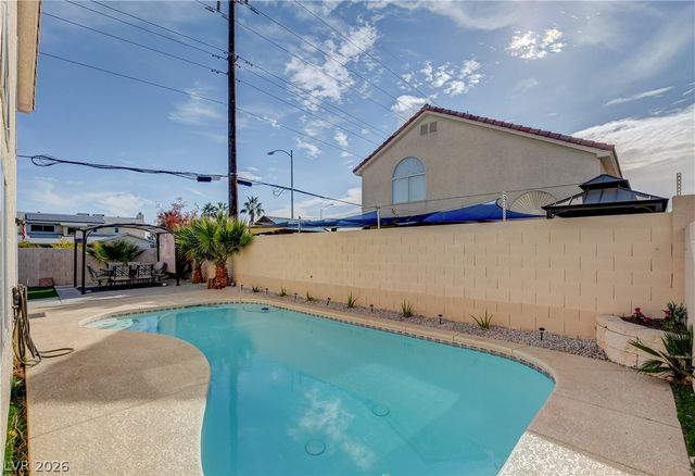 7301 Casa Solar Court, Las Vegas, NV 89128