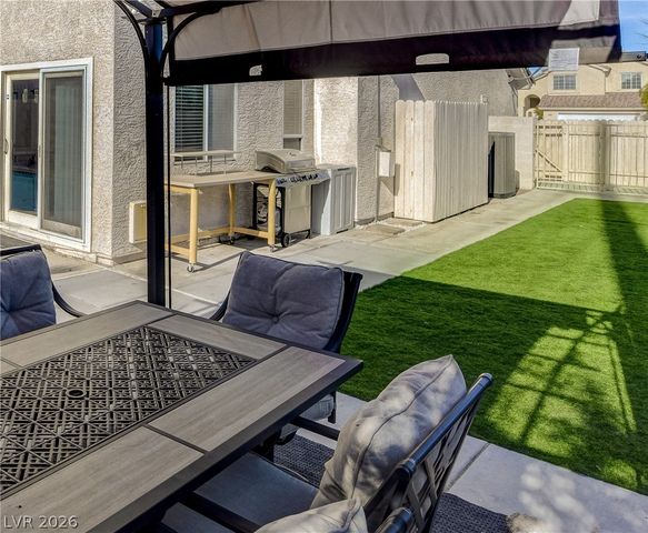 7301 Casa Solar Court, Las Vegas, NV 89128