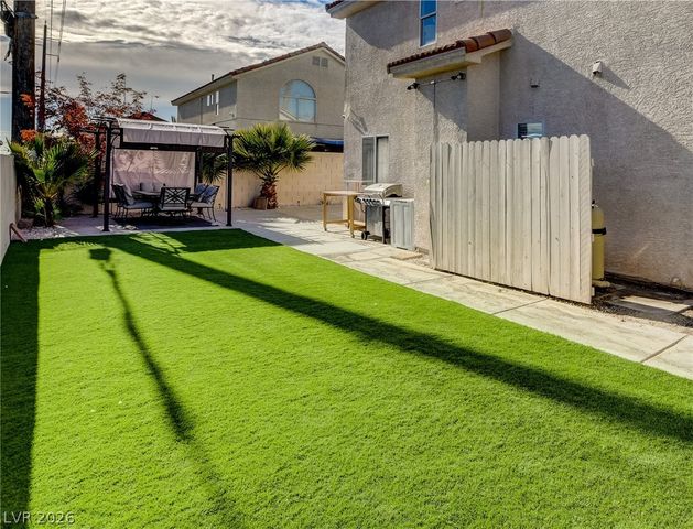 7301 Casa Solar Court, Las Vegas, NV 89128