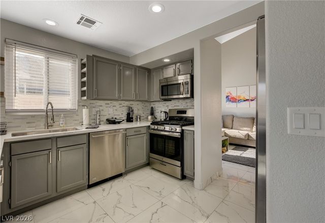 7301 Casa Solar Court, Las Vegas, NV 89128