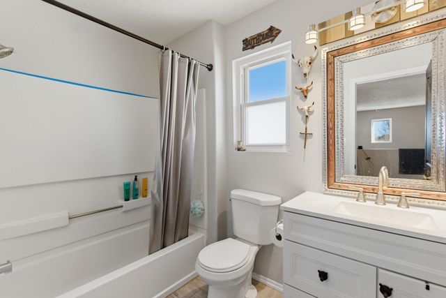 1500 Villa Del Valle NE, Albuquerque, NM 87113