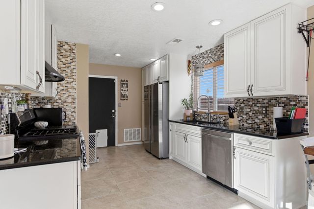 1500 Villa Del Valle NE, Albuquerque, NM 87113
