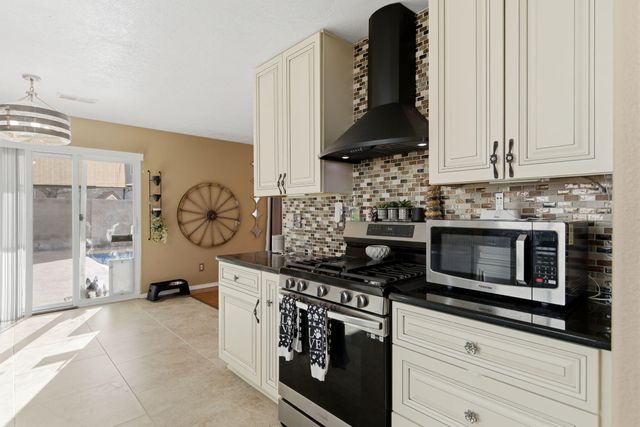 1500 Villa Del Valle NE, Albuquerque, NM 87113