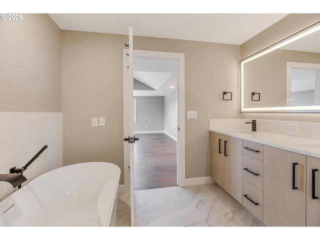 11834 Se 33rd Ave, Milwaukie, OR 97222