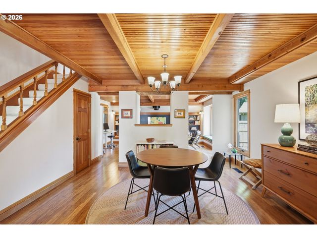 1329 HAMMOCK St, Eugene, OR 97401