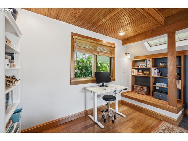 1329 HAMMOCK St, Eugene, OR 97401