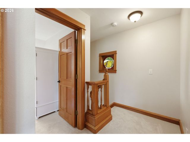 1329 HAMMOCK St, Eugene, OR 97401