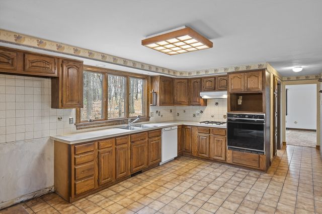 139 Picnic St, Boxborough, MA 01719