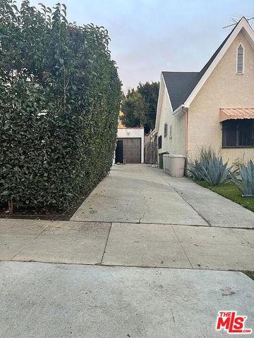 2102 S Harcourt Avenue, Los Angeles, CA 90016