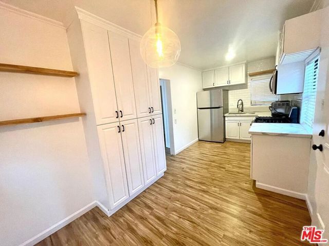 2102 S Harcourt Avenue, Los Angeles, CA 90016