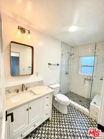 2102 S Harcourt Avenue, Los Angeles, CA 90016