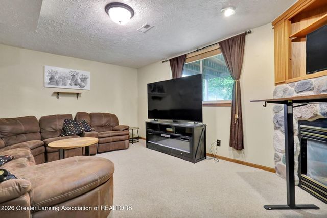 5010 Westhaven Boulevard, Lansing, MI 48917