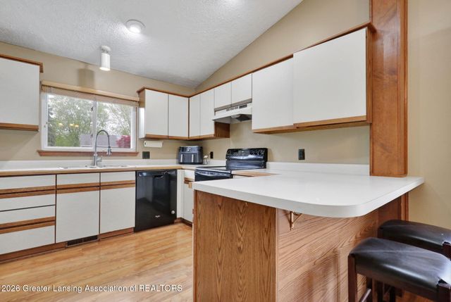 5010 Westhaven Boulevard, Lansing, MI 48917