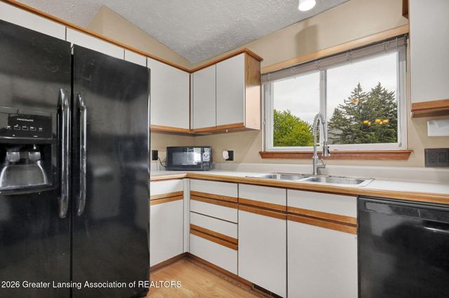 5010 Westhaven Boulevard, Lansing, MI 48917